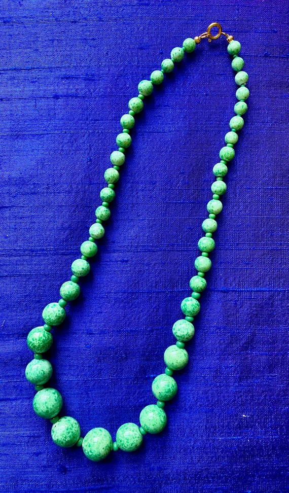 Vintage Green Glass Bead Necklace, Peking Glass B… - image 7