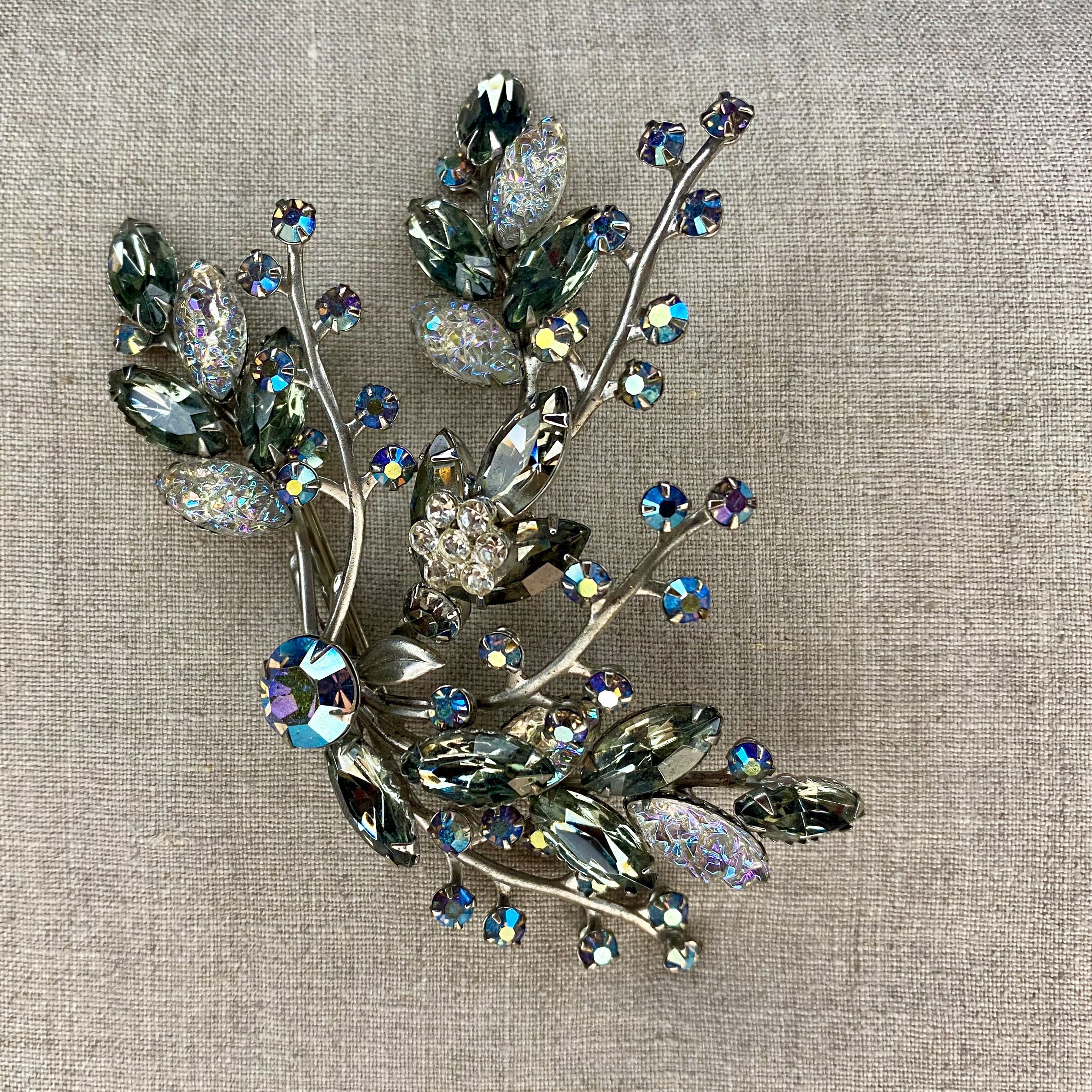 Vintage Rhinestone Leaf Brooch: Black Diamond AB, Silver  display picture 1