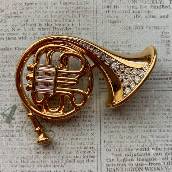 Vintage Gold Tone Rhinestone French Horn Brooch Music Jewelry