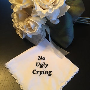Listo para enviar: no hay pañuelo de boda feo que llore bordado por fichas de boda