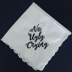 No hay pañuelo de boda que llore feo por Wedding Tokens Regalo perfecto de dama de honor