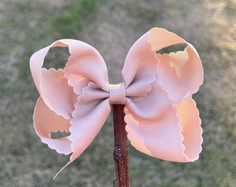 4.5 inch scalloped bow,kids gift,custom bow