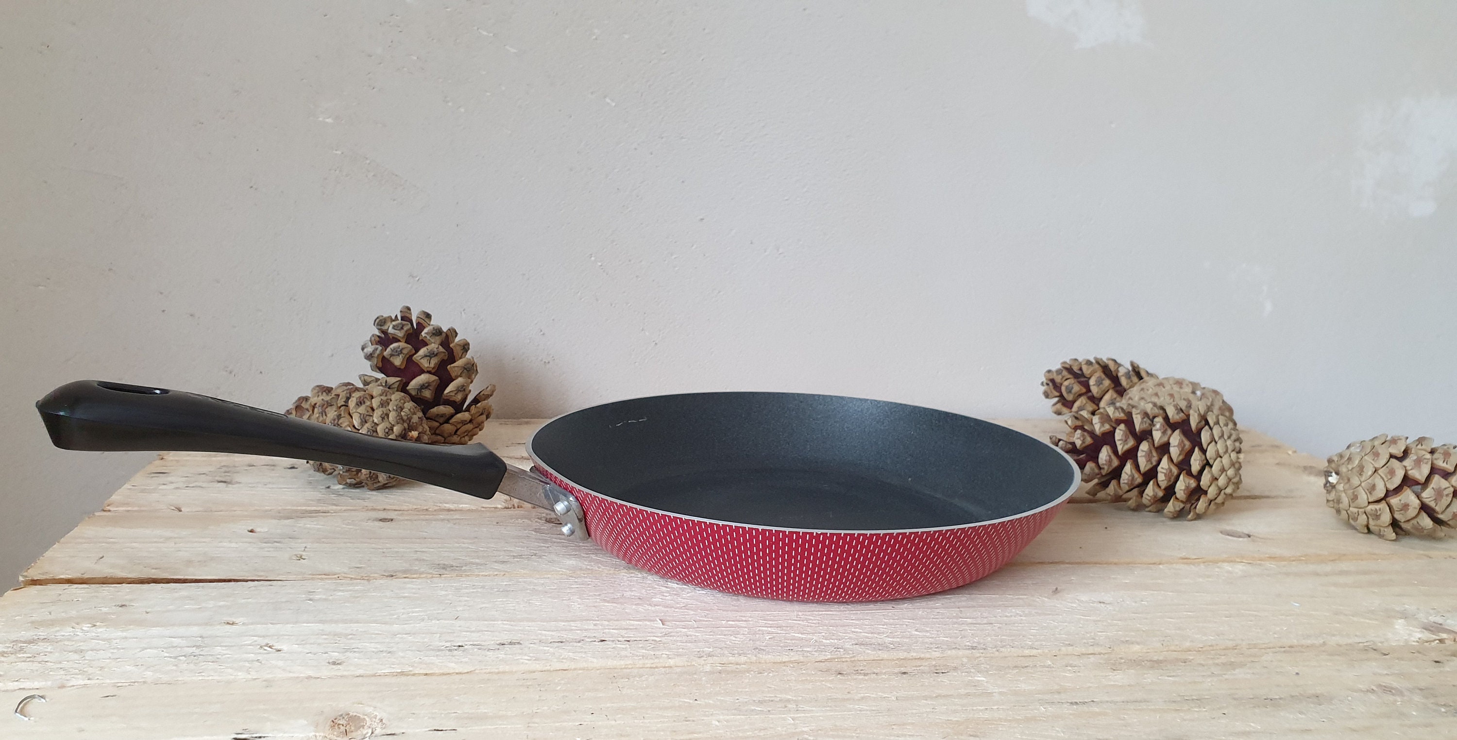NOS Vintage Red Tefal Non Stick Frying Pan Retro Kitchen Cookware Pancakes Eggs Made in France