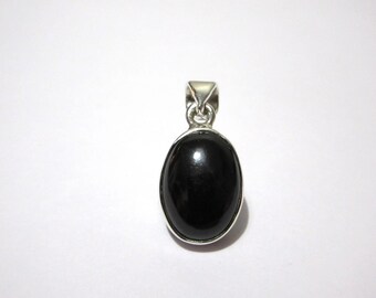 Whitby Jet Anhänger aus Sterlingsilber