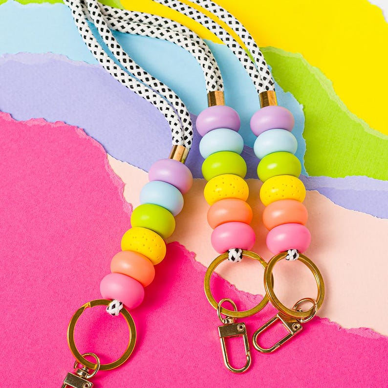 Rainbow Teacher Lanyard: Primary Colors Beaded Neck Keychain Holder imagem 2