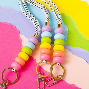 Rainbow Teacher Lanyard: Primary Colors Beaded Neck Keychain Holder imagem 8