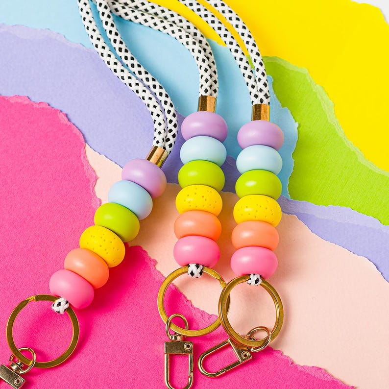 Rainbow Teacher Lanyard: Primary Colors Beaded Neck Keychain Holder imagem 8