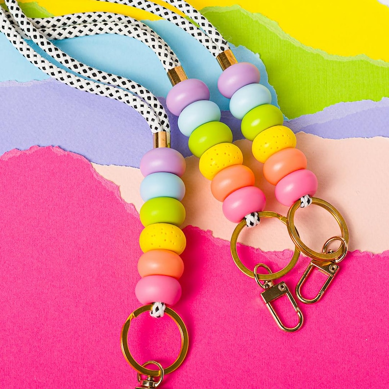 Rainbow Teacher Lanyard: Primary Colors Beaded Neck Keychain Holder imagem 9