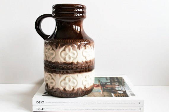 Vase Vintage. Poterie Ouest-Allemande. Wgp. Vase Brun. 489-23. Rétro. Céramique Allemande. Motif Flo