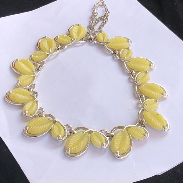 Marboux necklace - sunshine yellow - lovely