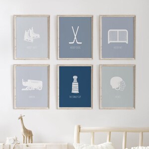 Set di decorazioni murali per hockey neutro per bambini: stampe sportive blu e verdi per ragazzi