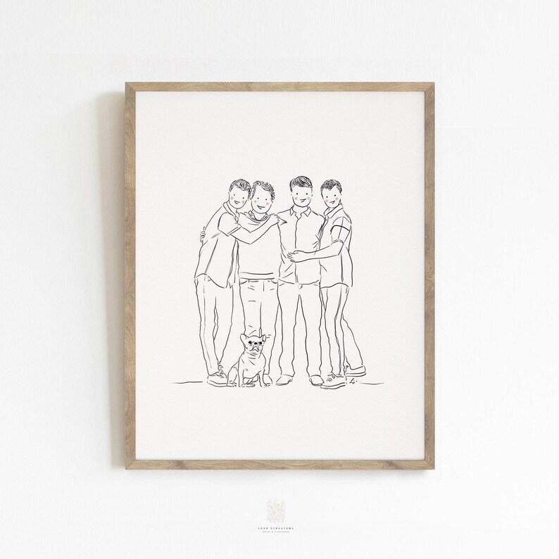 Op de afbeelding: Een ingelijste lijntekening met vier figuren die elkaar omarmen, met een kleine hond aan hun voeten. Het kunstwerk is in zwarte lijnen op een cr&egrave;mekleurige achtergrond, geplaatst in een lichtbruine houten lijst.