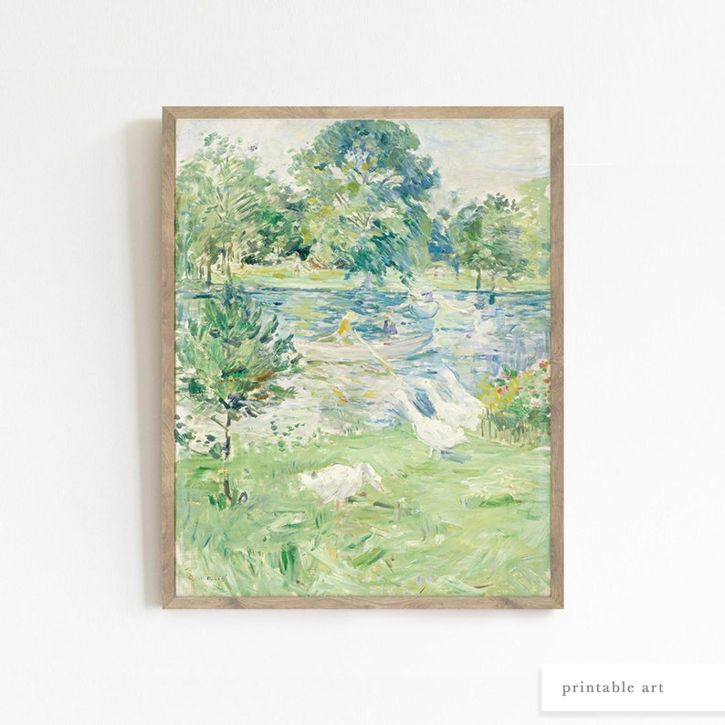 Puede incluir: Una pintura que representa una escena de lago con &aacute;rboles, un bote y p&aacute;jaros blancos. El agua es de color azul claro y los &aacute;rboles son verdes. Los p&aacute;jaros est&aacute;n en primer plano de la pintura.