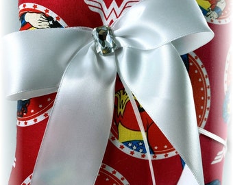 Travesseiro portador de anel de casamento da Mulher Maravilha, travesseiro de anel vermelho e azul, travesseiro de anel de casamento de ficção científica, travesseiro de anel vermelho, casamento de super-heróis