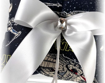 Almofada de aliança de casamento de Star Wars, casamento de fantasia, almofada de anel de Star Wars em preto e branco