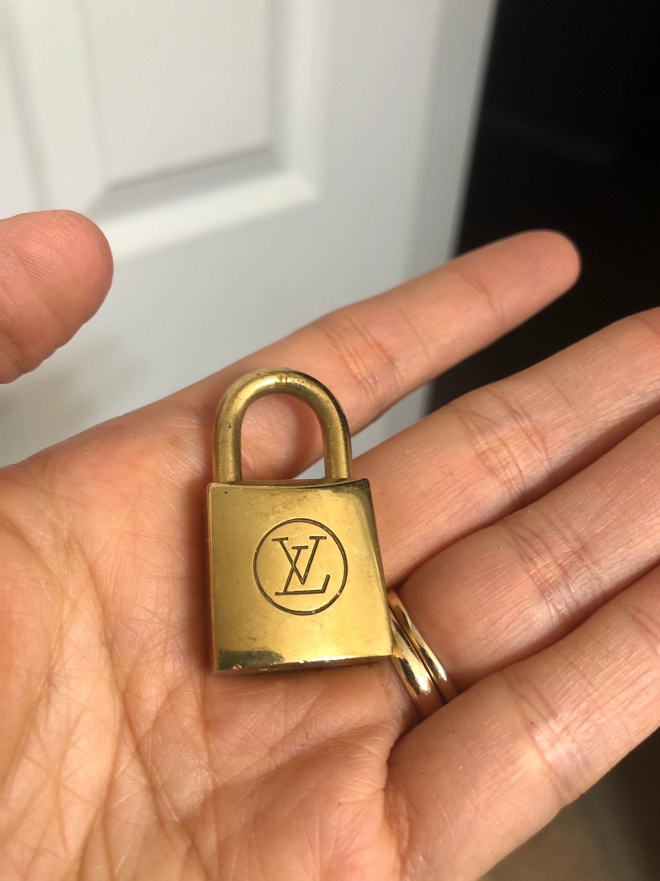 Authentic Brass Louis Vuitton Lock & Key – SJ.PrelovedLuxury