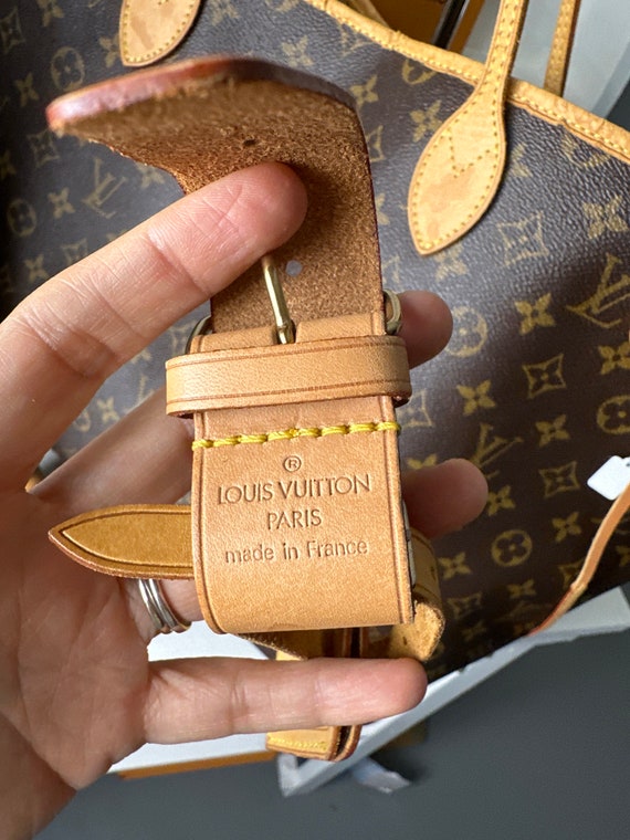 Louis Vuitton luggage tag and poignet set. Small … - image 3