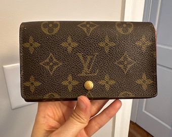 Auth Louis Vuitton wallet