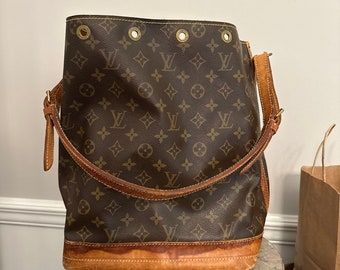 Auth Louis Vuitton bucket bag