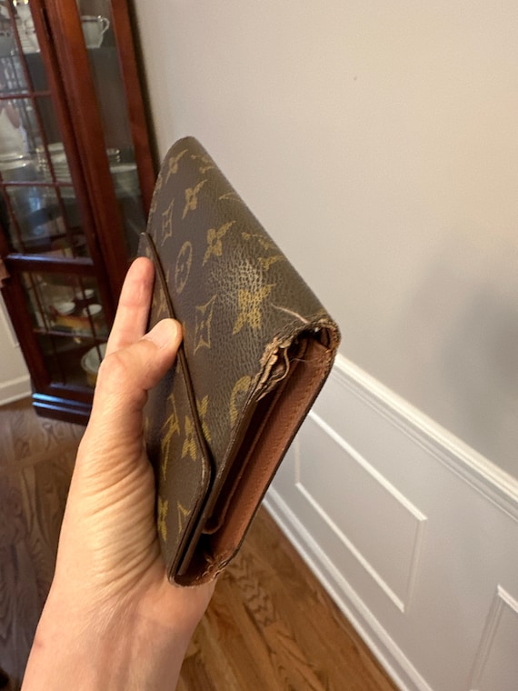 Authentic Louis Vuitton wallet - image 8