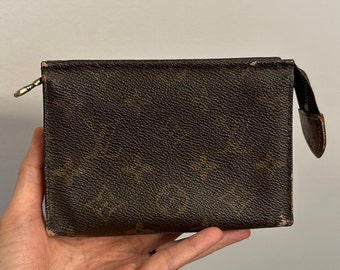 Auth Louis Vuitton Cosmetic bag