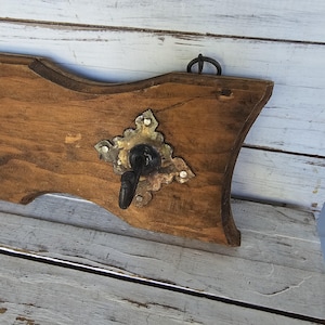 Vintage Rustic Wooden Hat Rack- 3 Metal Hook Rack - Distressed Metal Hooks on Worn Textured Wood - Wooden Wall Rack with 3 Hooks