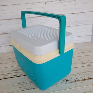 Rubbermaid Personal Vintage Lunch Box Teal and White Hard Plastic