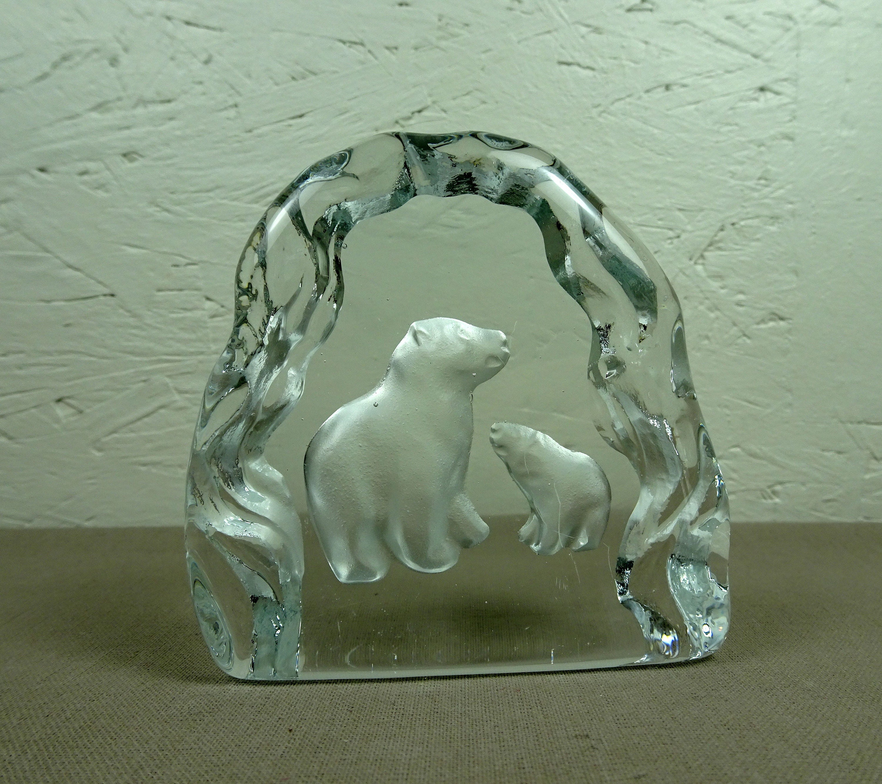 Polar bear royal king candle holder
