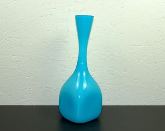 EKENAS Vase blau, Überfang Glas weiß,  skandinavische Flaschen Vase 60er 70er