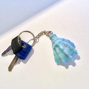Creature from the black coffin claw hand keychain/lagoon/Frankenstein/dracula/color/blue/green/pink/horror/universal monsters/jewelry/art