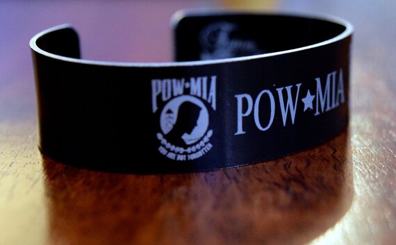 POW MIA Memorial Bracelet / Vietnam War / Korean War / WWII POW MIA Memorial Bracelet / Vietnam War / Korean War / WWII