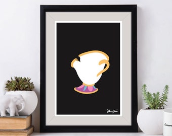 Könnte beinhalten: Eine minimalistische Schwarzweißillustration einer Teetasse mit abgebrochenem Rand vor schwarzem Hintergrund. Die Teetasse hat ein rosafarbenes und gelbes Blumenmuster am Boden.