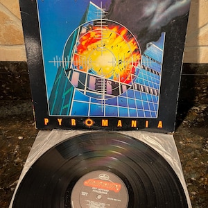 DEF LEPPARD PYROMANIA 帯歌詞付 レコード il_1080xN.4409038008_dihs.jpg