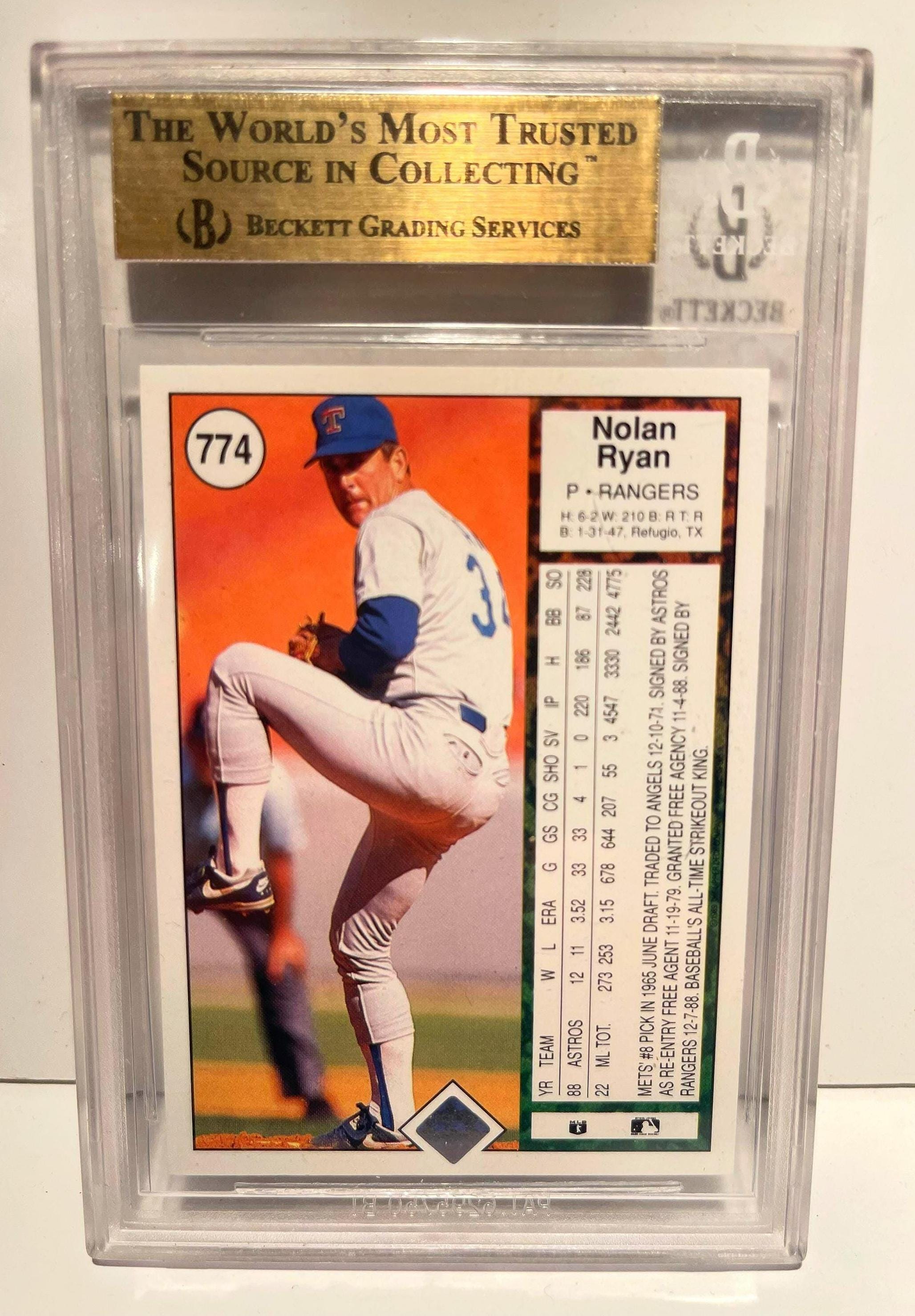 1989 Upper Deck Nolan Ryan Beckett 9.5 Throwing Football Legendary