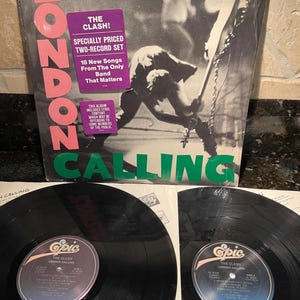 The Clash &quot;London Calling&quot; - Rare Vintage Vinyl Record LP - Hype Sticker Near Mint Condition - Free S/H!