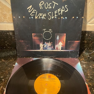 Neil Young & Crazy Horse &quot;Rust Never Sleeps&quot; Vinyl Record LP Excellent Condition Vintage
