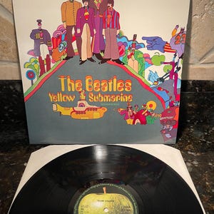 Beatles Yellow Submarine - Vintage Vinyl Record LP - The Beatles - Excellent Condition -  Free Shipping!