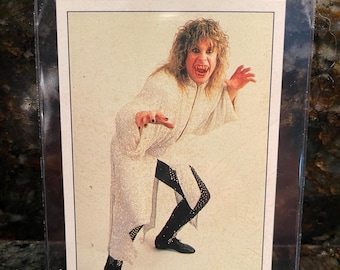 Pegatina de gran tamaño de Ozzy Osbourne de 1987 de Panini Smash Hits. Rara, en perfecto estado, sin usar. RIP Legend.