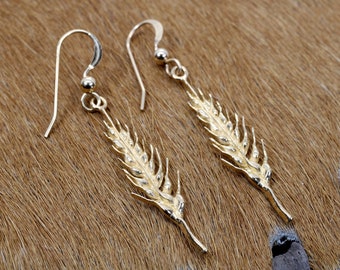 Orecchini a forma di grano in oro 14 kt: gioielli pendenti scolpiti a mano