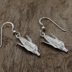 Ear of Corn Earrings in 925 Sterling Silver Corn Cobs, Earrings with corn leaves spreading apart, corn grower corn grower gift for her