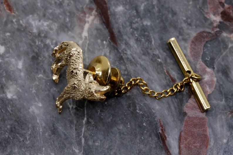wildlife animal lover gift Men/'s 14kt solid gold 3-D howling coyote Gold Coyote Tie Tack or Pin for him Wylie coyote for husband