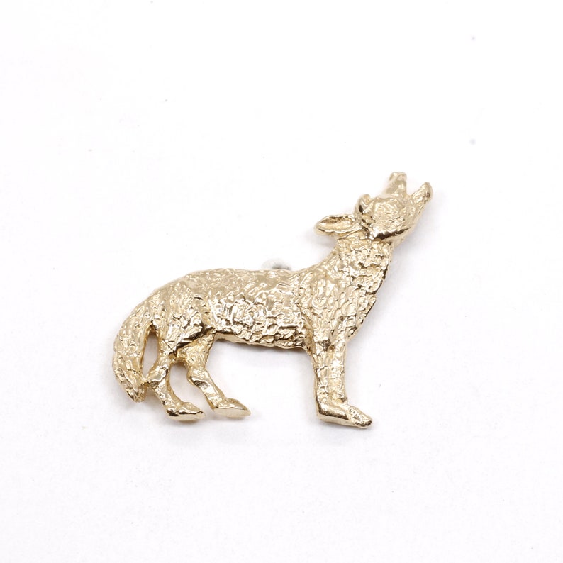 wildlife animal lover gift Men/'s 14kt solid gold 3-D howling coyote Gold Coyote Tie Tack or Pin for him Wylie coyote for husband