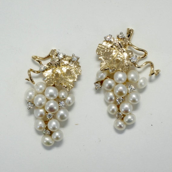 Grapes design gold best sale earrings