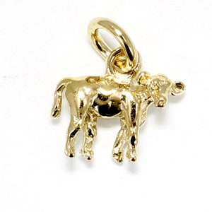 Ciondolo a forma di vitello in oro, ciondolo a forma di vitello in oro vermeil 14 carati, ciondolo a forma di vitello da allevatore di bovini, regalo per lei, vitello angus, ciondolo minuscolo per lei
