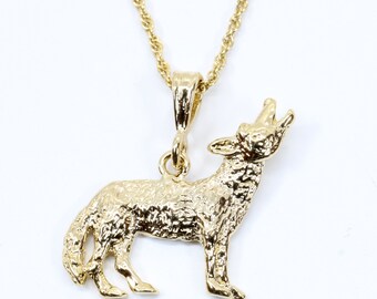 Gold Kojote Halskette für sie, 14kt Gold Vermeil 3-D Heulender Kojote, Geschenk für Kojoten Liebhaber, Wylie Kojote für Frau, Tierwelt Tier Geschenk