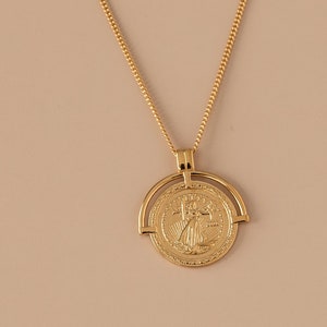 Necklace with medallion with MARIANNE figure motif, symbolically represents freedom, equality and fraternity