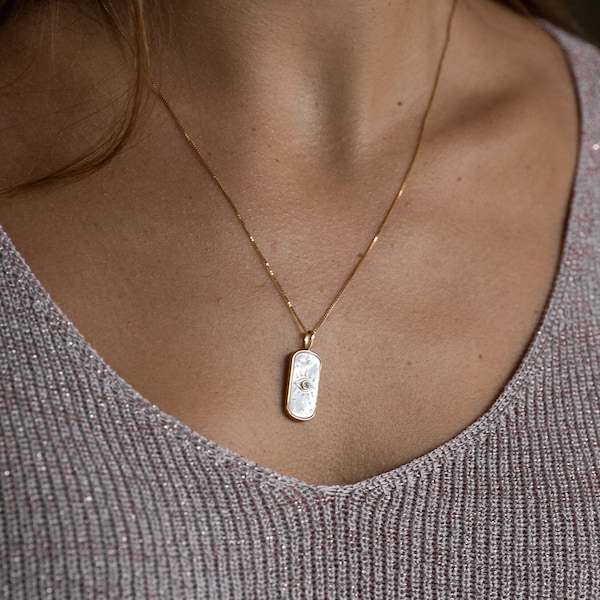 Collier avec pendentif rectangulaire avec œil en nacre et zircone incrusté en argent sterling plaqué or