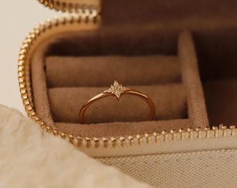 The small dainty polar star ring, small polaris silver and gold plated silver