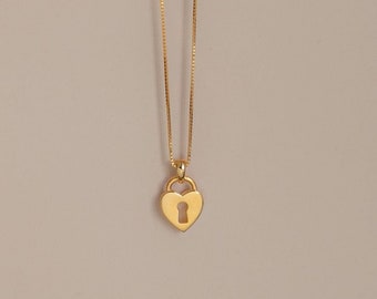 Lockable heart necklace with fine chain made of sterling silver and 24k gold plating