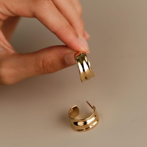 Pendientes de semi aro anchos estilo vintage en plata de ley y baño oro 24k